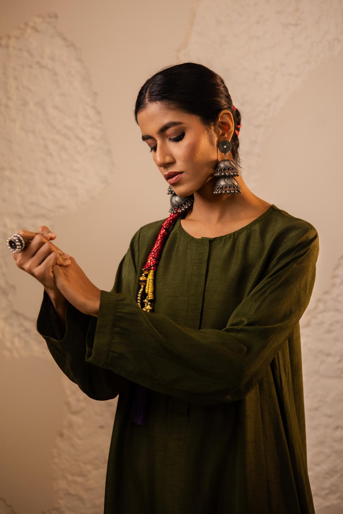 Raah Dola Silk Kurta Set