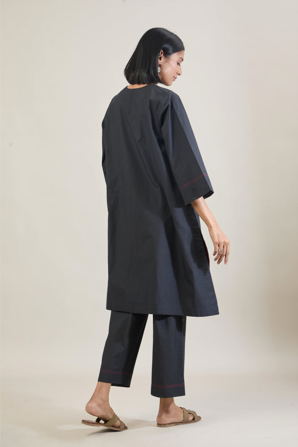 Daur Black Solid Cotton Straight Kurta Set with Dupatta