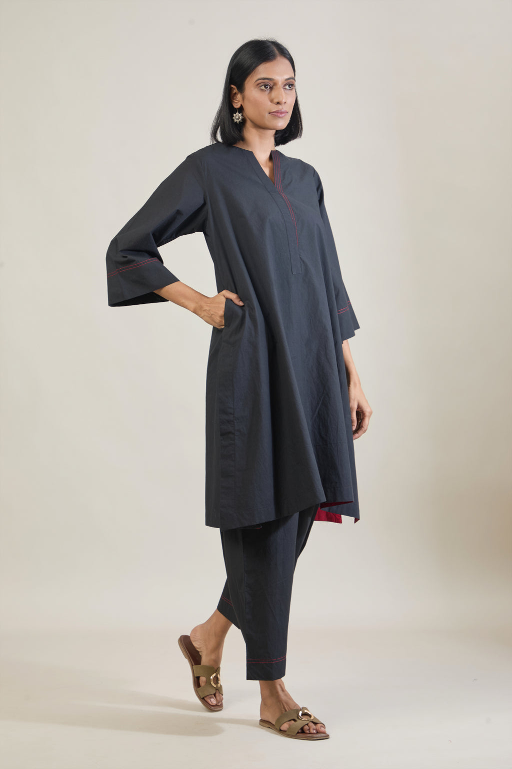 Daur Black Solid Cotton Straight Kurta Set with Dupatta