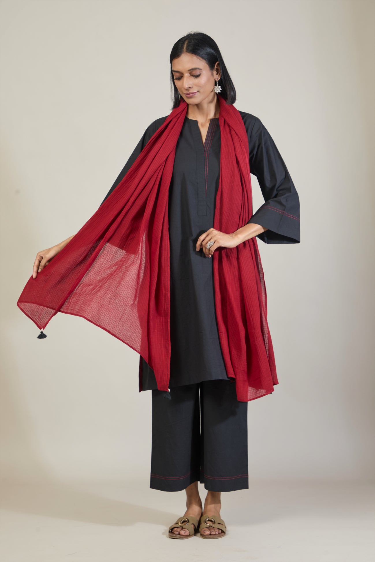 Daur Black Solid Cotton Straight Kurta Set with Dupatta