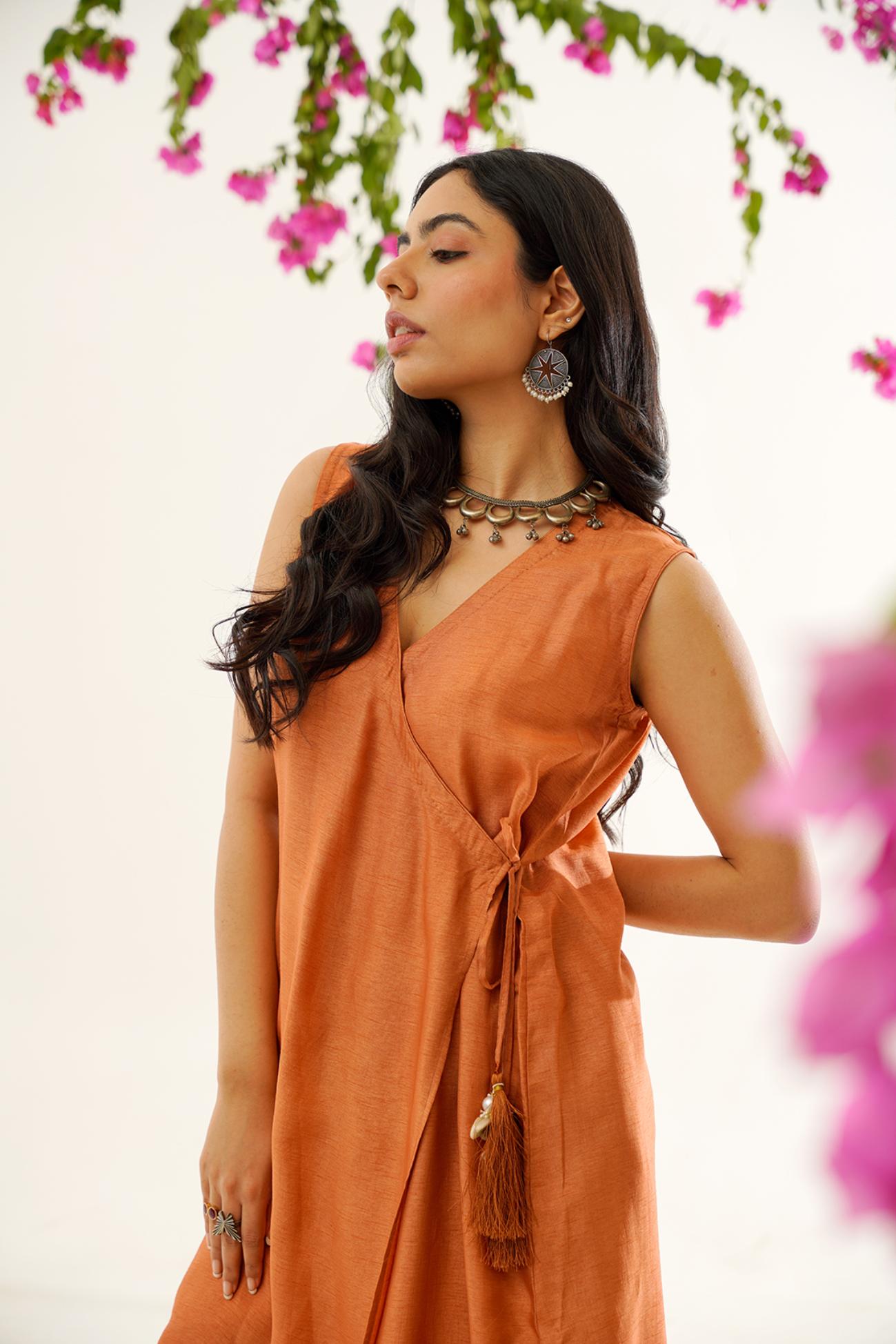 Batasi Ahanya Angrakha Set