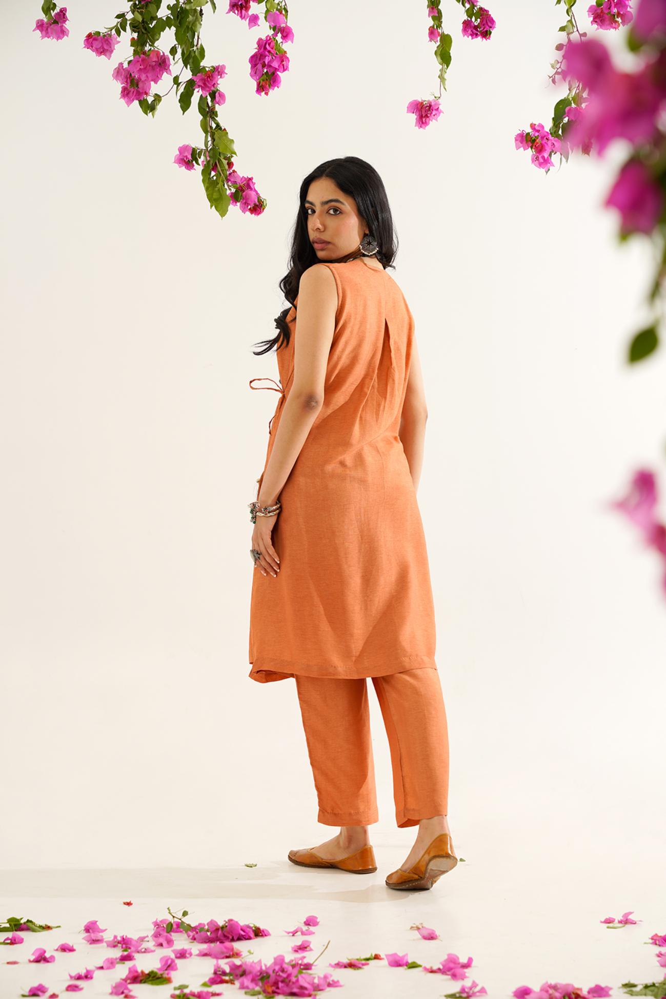 Batasi Ahanya Angrakha Set