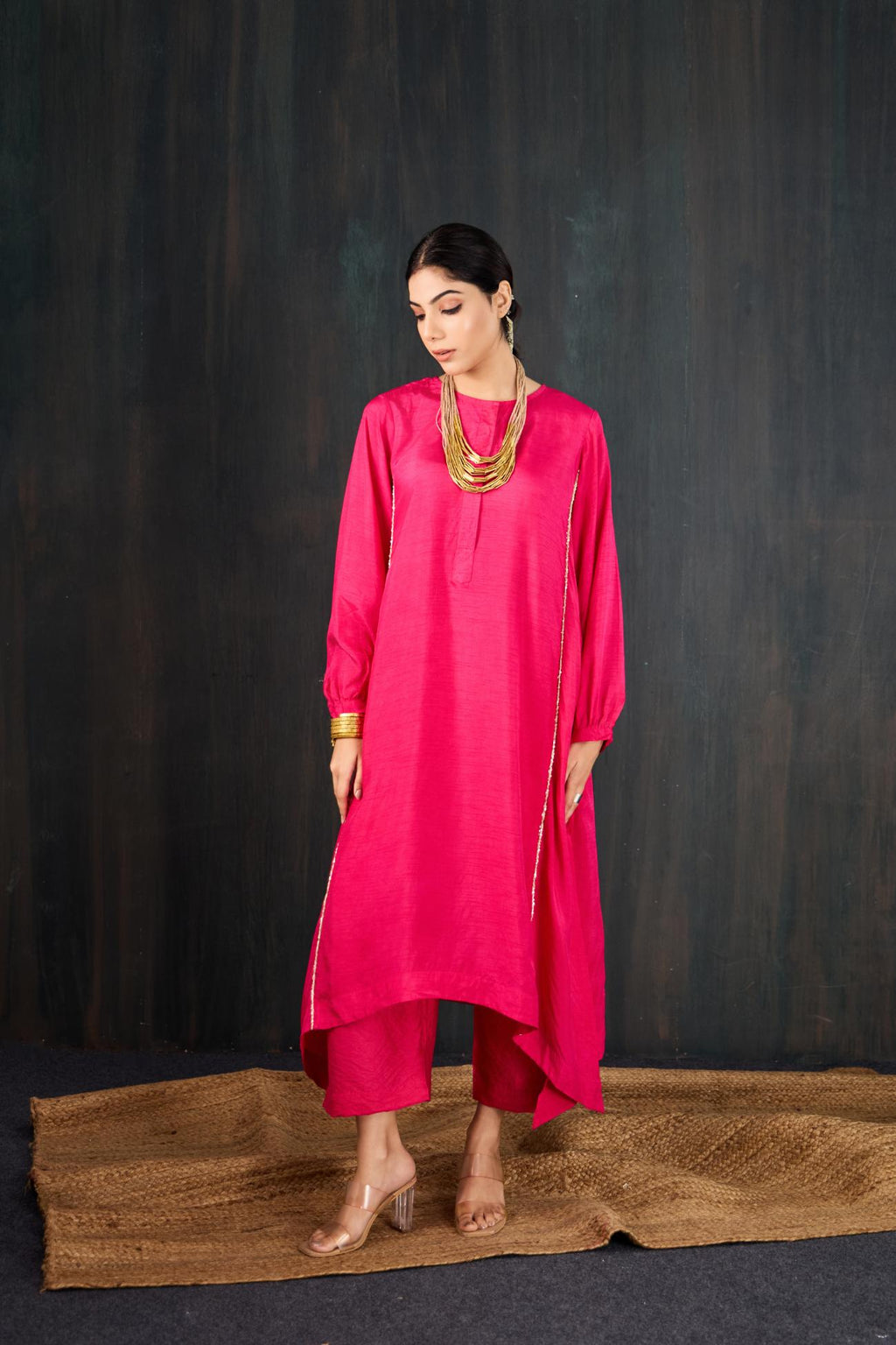 Gulaabi Dola Silk Kurta Set
