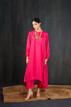 Gulaabi Dola Silk Kurta Set