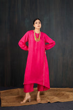 Gulaabi Dola Silk Kurta Set