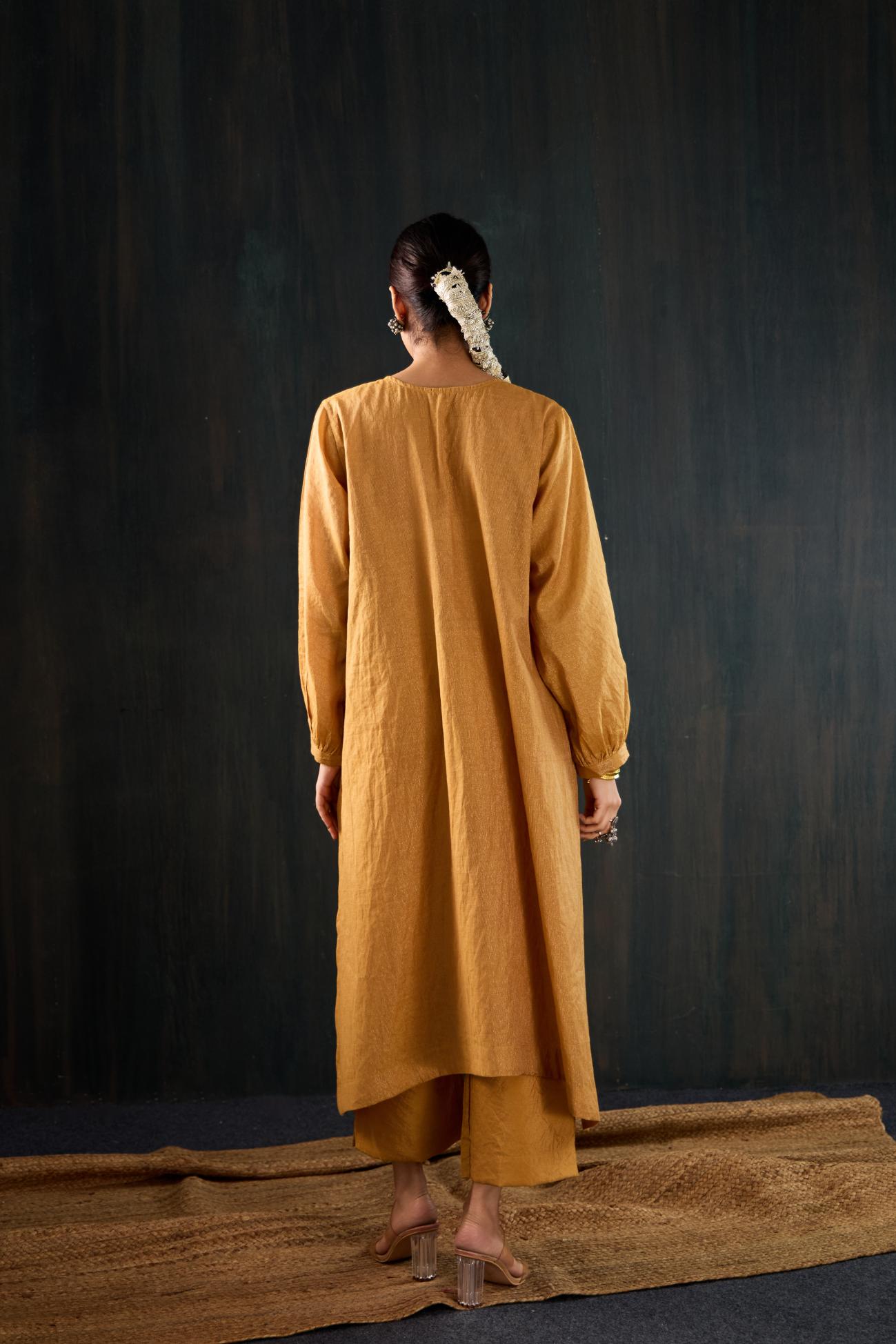 Sunheri Dola Silk Kurta Set