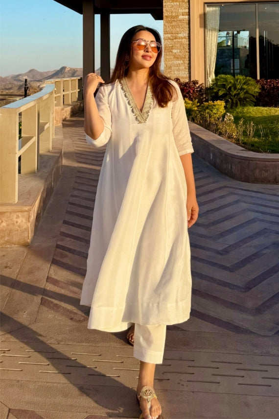 Shwet Dola Silk Anarkali Set